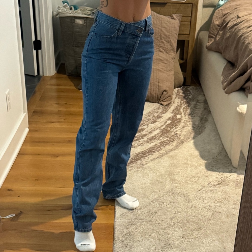 Cross over button Women's Jeans
